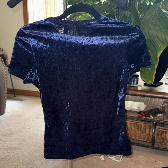 NEW Intimately by FREE PEOPLE crushed velvet tee in navy! NWOT - Picture 3 of 3